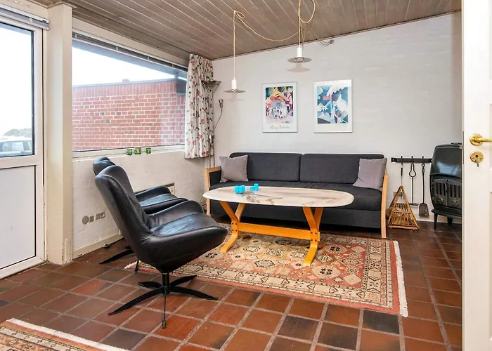 Сasa de vacaciones Two-bedroom In Henne 7 Henne Strand